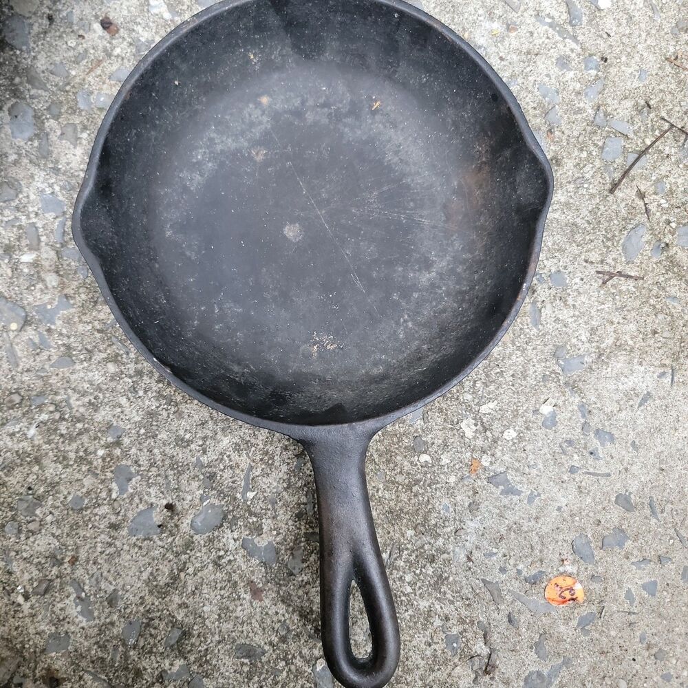 LODGE Cast Iron Skillet 8" 2 Notch Pour 5SK Made USA VINTAGE